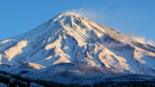 طلوع خورشید برفراز دماوند، از چشم انداز خیابان فاطمی