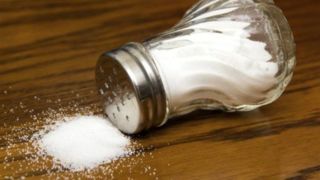 مصرف چه مقدار نمک در روز خطرناک است؟ مصرف چه مقدار نمک در روز خطرناک است؟