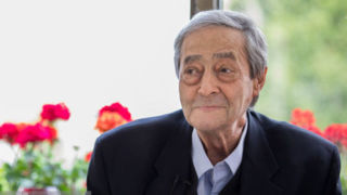 شاعری که پاسپورتش را از فروغ گرفت شاعری که پاسپورتش را از فروغ گرفت