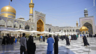 پرچم گنبد رضوی به رنگ سیاه درآمد پرچم گنبد رضوی به رنگ سیاه درآمد