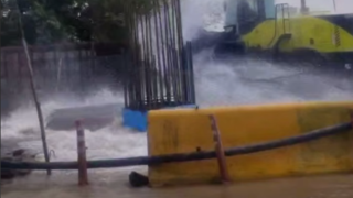 صدمتری مشهد، غرق در آب شد! صدمتری مشهد، غرق در آب شد!