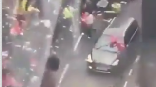 زیرگیری با خودرو در جشن لیورپولی‌ها