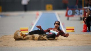 تاریخسازی دختر پرنده ایران در آسیا تاریخسازی دختر پرنده ایران در آسیا