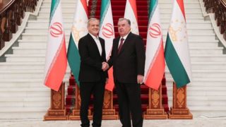 ایران به محاصره تاجیکستان پایان داد