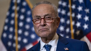 انتقاد سناتور ارشد دموکرات از مذاکره ترامپ با ایران انتقاد سناتور ارشد دموکرات از مذاکره ترامپ با ایران