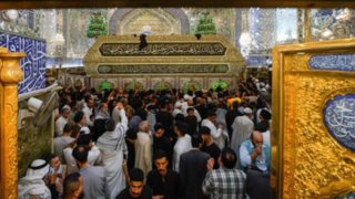 حضور زائران در حرم امیرالمومنین در اولین روز از دهه امامت حضور زائران در حرم امیرالمومنین در اولین روز از دهه امامت