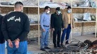 کشف یک و نیم تُن سیم و کابل مسروقه در اصفهان | اسلحه هم داشتند کشف یک و نیم تُن سیم و کابل مسروقه در اصفهان | اسلحه هم داشتند