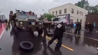 آشوب در لس‌آنجلس اوج گرفت | استقرار ۲۰۰۰ نیروی گارد ملی را برای مقابله با ناآرامی‌ها