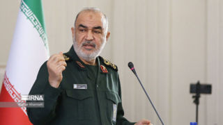 سرلشکر سلامی: عمق هدف دشمن را میبینیم/ برای هر سناریویی آماده هستیم سرلشکر سلامی: عمق هدف دشمن را میبینیم/ برای هر سناریویی آماده هستیم