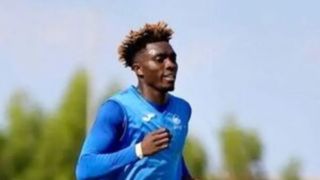 بازیکنان و مربیان خارجی حق فسخ قرارداد دارند؟