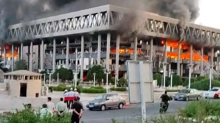 حریق ساختمان شیشه‌ای تلویزیون مهار شد