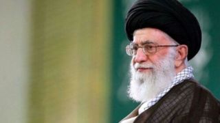 حضرت آیتالله خامنهای: آمریکاییها بدانند ملت ایران تسلیمشدنی نیست و هرگونه ورود نظامی آنها بدون تردید با صدمه جبرانناپذیر همراه خواهد بود حضرت آیتالله خامنهای: آمریکاییها بدانند ملت ایران تسلیمشدنی نیست و هرگونه ورود نظامی آنها بدون تردید با صدمه جبرانناپذیر همراه خواهد بود