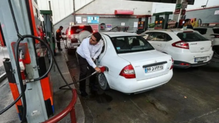 زمان انتظار در صف پمپ بنزین ۴۰ درصد کاهش یافت