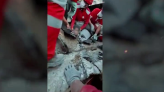 زنده پیدا شدن مجروحان حملات تروریستی با تلاش هلال احمر