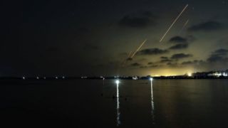 رسانههای رژیم صهیونیستی: یک موشک ایرانی، میلیونها اسرائیلی را روانه پناهگاهها کرد رسانههای رژیم صهیونیستی: یک موشک ایرانی، میلیونها اسرائیلی را روانه پناهگاهها کرد