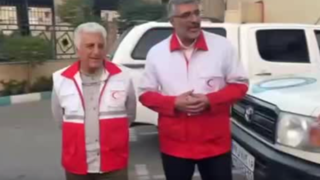 حضور رضا کیانیان بازیگر سینما در بین امدادگران هلال حضور رضا کیانیان بازیگر سینما در بین امدادگران هلال