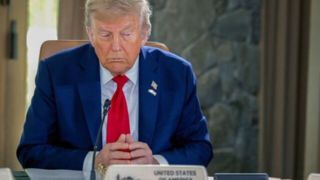 واکنش ترامپ به اظهارات مدودف واکنش ترامپ به اظهارات مدودف