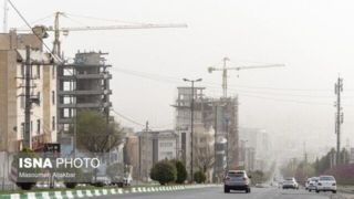 گرد و خاک البرز را فرا گرفته است گرد و خاک البرز را فرا گرفته است