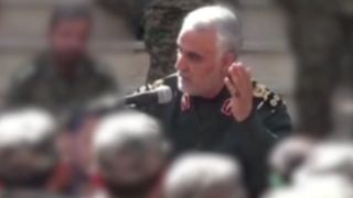 روزی که سردار سلیمانی روضه روز عاشورا را خواند روزی که سردار سلیمانی روضه روز عاشورا را خواند