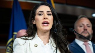 عضو کنگره آمریکا: اوکراین به دلیل بی‌احترامی به کلیسا دیگر سلاحی دریافت نمی‌کند