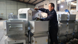 چین محدودیتهای اتحادیه اروپا را تلافی کرد چین محدودیتهای اتحادیه اروپا را تلافی کرد