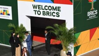 تهدید ترامپ به اعمال تعرفه برای حمایت از سیاستهای بریکس تهدید ترامپ به اعمال تعرفه برای حمایت از سیاستهای بریکس