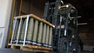 مشاور پیشین پنتاگون: سالها زمان لازم است تا انبارهای خالی از مهمات ارتش آمریکا پر شوند