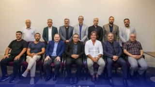 نشست رسمی مدیران استقلال با ساپینتو برگزار شد