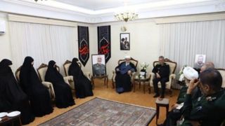 ابلاغ سلام و دعای رهبر معظم انقلاب به خانواده شهید سلامی  