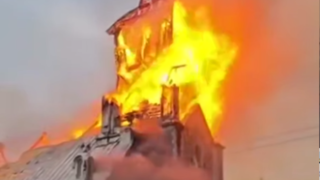 آتش‌سوزی در یک کلیسای قرن نوزدهمی در کبک کانادا