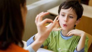 دو عامل پنهان در تاخیر گفتار کودکان دو عامل پنهان در تاخیر گفتار کودکان