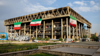 بازدید خبرنگاران خارجی از ساختمان شیشه‌ای صداوسیما