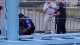 حمله پلیس آمریکا به معترضان در اوهایو حمله پلیس آمریکا به معترضان در اوهایو