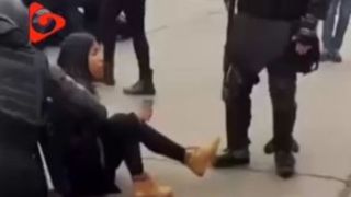  حمله خشونت‌بار پلیس آرژانتین به معترضان زن