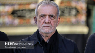 رئیس جمهور حرم حضرت معصومه(س) را زیارت کرد رئیس جمهور حرم حضرت معصومه(س) را زیارت کرد