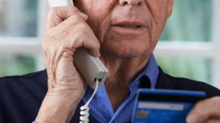 شگردهای جدید کلاهبرداران تلفنی/ با یک تماس حساب شما خالی میشود شگردهای جدید کلاهبرداران تلفنی/ با یک تماس حساب شما خالی میشود