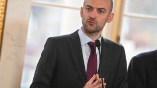 فرانسه از بررسی طرح شناسایی دولت فلسطینی توسط کشورهای اروپا خبر داد فرانسه از بررسی طرح شناسایی دولت فلسطینی توسط کشورهای اروپا خبر داد