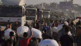 انتقاد دولت غزه از نمایش مضحک ورود کمکها به این باریکه انتقاد دولت غزه از نمایش مضحک ورود کمکها به این باریکه