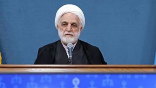 بدون‌ تردید منشاء جنایاتی مانند حمله به دادگستری زاهدان، آمریکاستر