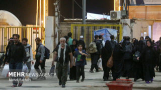 ۳۵۴ هزار نفر از اول ماه صفر تاکنون از مرز مهران تردد کردند ۳۵۴ هزار نفر از اول ماه صفر تاکنون از مرز مهران تردد کردند