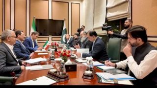 وزیر بازرگانی پاکستان: جهان اسلام از پیروزی ایران برابر رژیم اسرائیل سربلند است وزیر بازرگانی پاکستان: جهان اسلام از پیروزی ایران برابر رژیم اسرائیل سربلند است