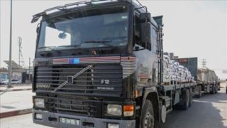 جلوگیری رژیم صهیونیستی از ورود ۲۲ هزار کامیون حامل کمک به غزه جلوگیری رژیم صهیونیستی از ورود ۲۲ هزار کامیون حامل کمک به غزه