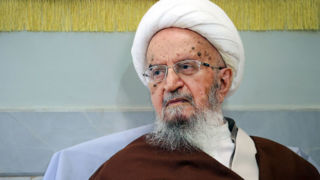 آیت الله مکارم شیرازی: سنت های اصیل حوزه علمیه باید حفظ شوند