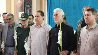 ادای احترام وزیر کشور به مقام شامخ شهدای گمنام