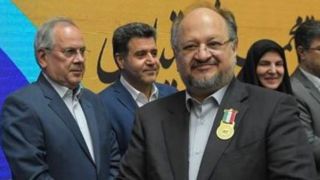 اعطای «نشان ملی مدیریت کسب و کار سال کشور» در حوزه حکمرانی اقتصادی به محمد شریعتمداری