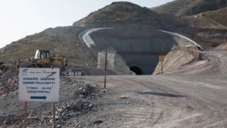 یک تونل ساده یا تهدید اقتصاد و امنیت ایران؟! یک تونل ساده یا تهدید اقتصاد و امنیت ایران؟!