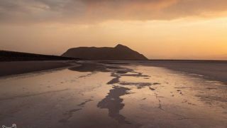 دریاچه ارومیه در یک قدمی مرگ دریاچه ارومیه در یک قدمی مرگ