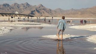 دریاچه ارومیه در یک قدمی مرگ دریاچه ارومیه در یک قدمی مرگ
