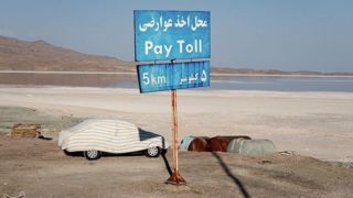 دریاچه ارومیه در یک قدمی مرگ دریاچه ارومیه در یک قدمی مرگ