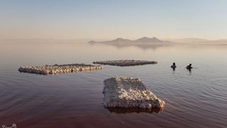 دریاچه ارومیه در یک قدمی مرگ دریاچه ارومیه در یک قدمی مرگ